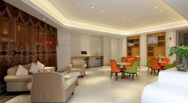 Vienna Hotel Xi'an Xijing Hospital Tonghuamen Metro Station, Забронировать Отель Отели Сиань 3 звезды, рядом с Luomashi Walking Street, 3*