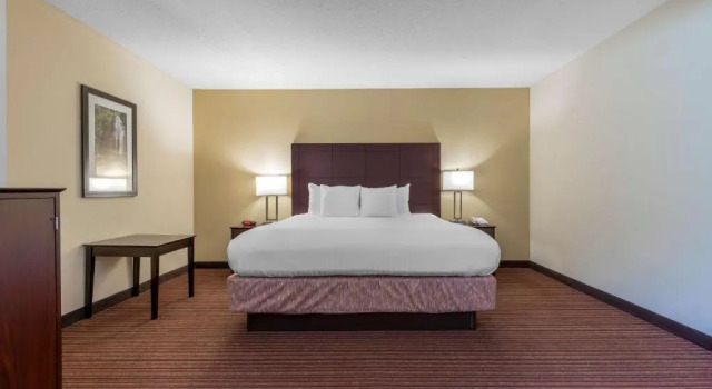 Люкс Best Western Seneca-Clemson
