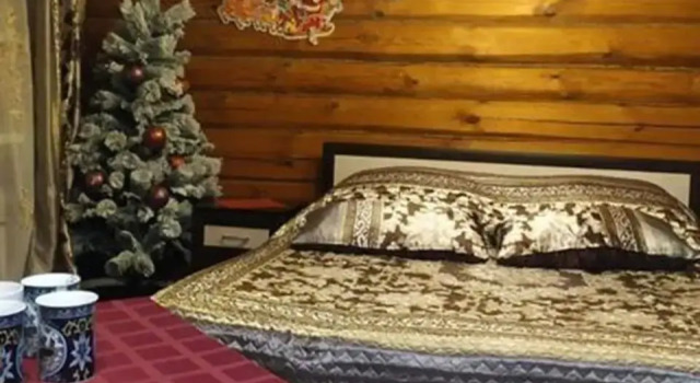 Дом из натурального сруба, Забронировать Дом для отпуска Отели Перми с парковкой, рядом с Торговый центр Галерея, Парковка