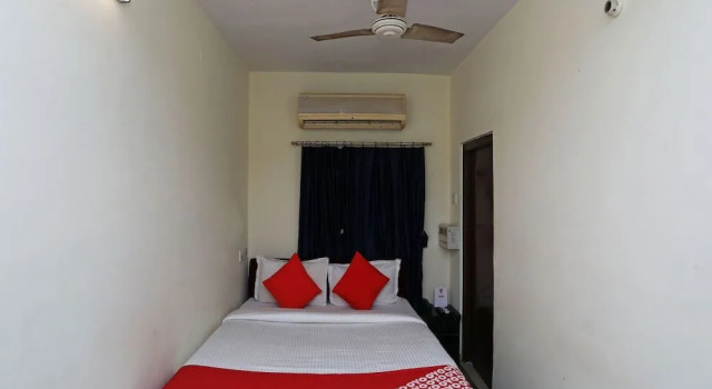 Oyo 13906 Vinita Inn, Varaa Hotelli Haora West Bengal
