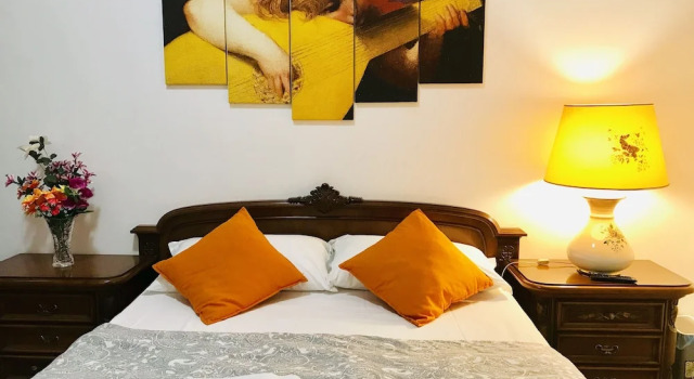 4 Bed-sleeps 8-central Rome-5 Min to Colosseum, Забронировать Апартаменты/квартира Апартаменты Рима, рядом с Piazza San Giovanni in Laterano, Апартаменты/квартира