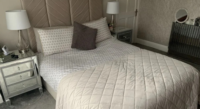 Holiday Rental Luxury House In Manchester, Забронировать Дом для отпуска Отели Манчестера с парковкой, Парковка
