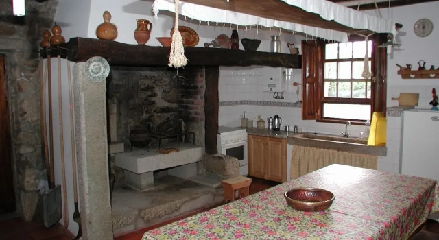 Casa Rosinha Menor, Забронировать Дом для отпуска Виллы Виана-ду-Каштелу, рядом с Фуникулер Санта-Лузия, Вилла
