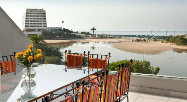 Апартаменты с 3 комнатами с видом на море Plett Beachfront Guest House