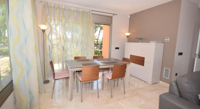 Comfortable apartment in Castell d'Aro with terrace, Rezerwuj Apartament Castell-Platja d'Aro 