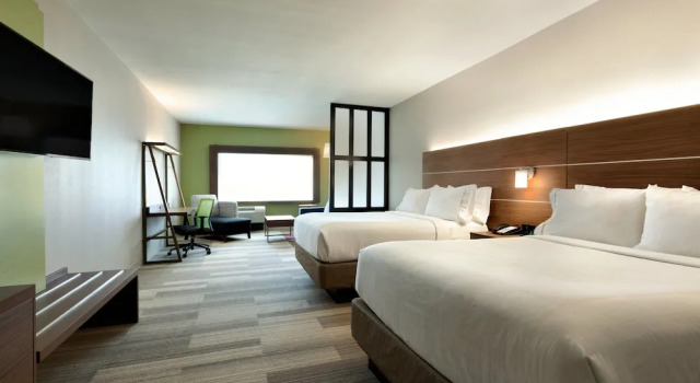 Четырёхместный люкс Holiday Inn Express & Suites Edinburg- Mcallen Area by IHG
