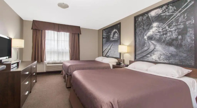 Четырёхместный номер Standard Super 8 by Wyndham Red Lake ON
