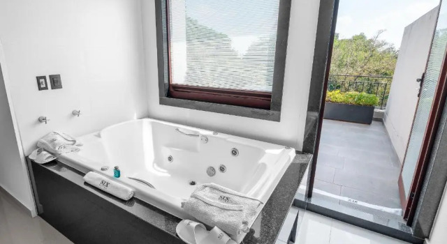 Suite Six Hotel Guadalajara Expiatorio