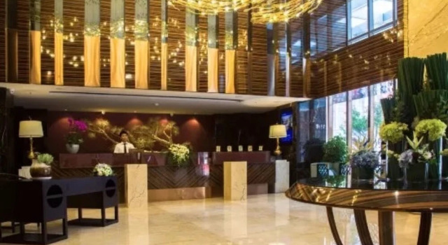 Ease World Hotel