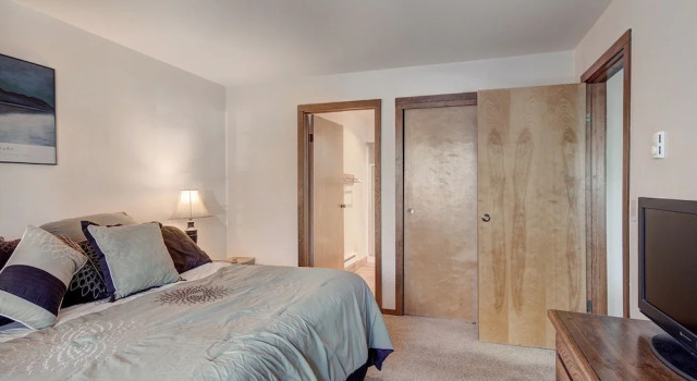 112 Marina Place 2 Bedroom Condo by RedAwning, Rezerwuj Apartament Hotele w Vail Ski z parkingiem, Parking