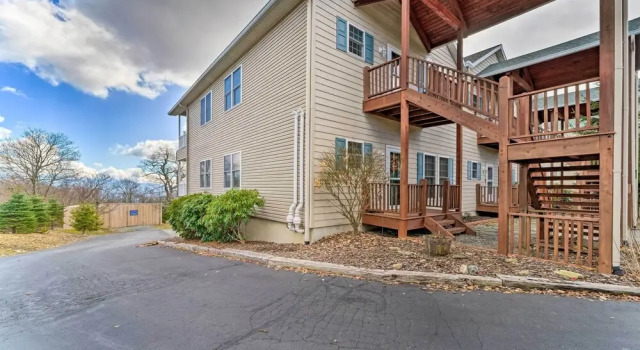 Near Trail Access & Beech Mtn Ski: 1st-floor Condo