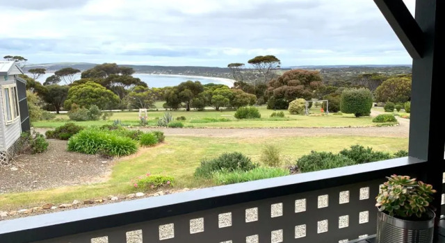 Студия Emu Bay Holiday Homes