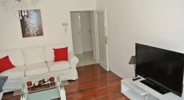 Apartment Paradies, Book Lejlighed 10. Favoriten Wien, nær Expedithalle Vienna