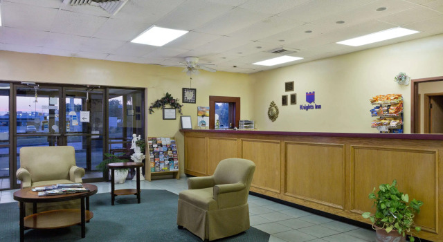Knights Inn Brenham, Buchen Sie Gasthaus Brenham Texas