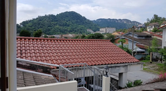 Serene Mountain Retreat in KL - Entire House for Rent, Réserver Maison de vacances Hulu Kelang Malaisie