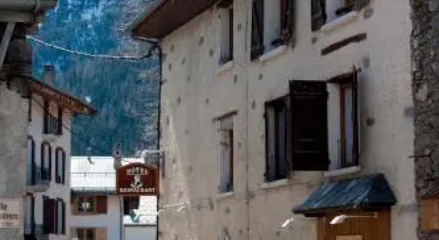 Chalet Hotel La Tarine, Забронировать Шале Виллы Овернь-Рона-Альпы, Вилла