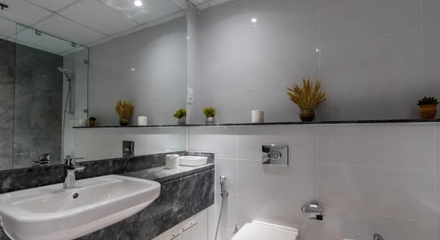 SuperHost - Waterfront Luxe Apartment With Great Canal Views
