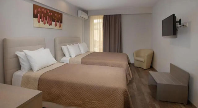 Трёхместный номер Deluxe Irini Hotel