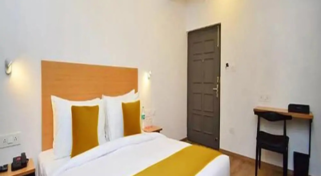 Номер Premium Super Townhouse VIP Road Formerly The Sky