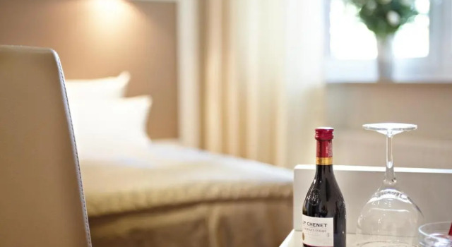 Трёхместный номер Standard Hotel Domicil Hamburg by Golden Tulip