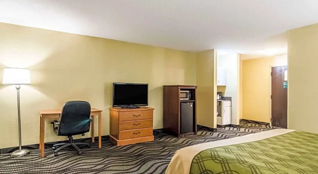 Двухместный люкс Econo Lodge Darien