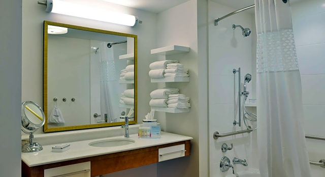 Студия Hampton Inn & Suites Chippewa Falls