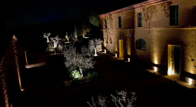 Tenuta d'Arbia, Забронировать Фермерский дом Отели в центре Монтерони-д'Арбия с завтраком, отели в центре Монтерони-д'Арбия с завтраком