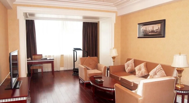 Royal Tulip Hotel Tianjin, Забронировать Отель Бизнес-отели Тяньцзинь, рядом с Tianjin Radio and Television Tower, 4* 5*
