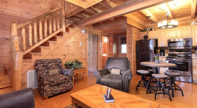 Candle Light Cabin by Vtrips, Забронировать Отель Отели Great Smoky Mountains National Park с парковкой, Парковка