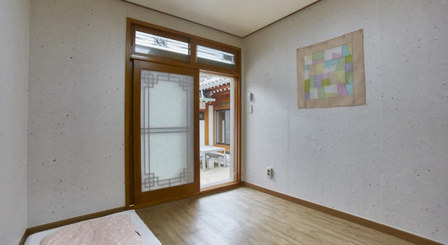 Трёхместный номер Standard Go Woon Dang Hanok Guest House