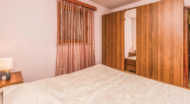 Awesome Home in Marcana With Wifi and 3 Bedrooms, Reserva ahora Hotel Hoteles en Pula con aparcamiento, Aparcamiento