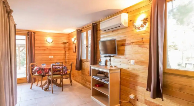 Chalet with 2 Bedrooms in Le Beausset, with Wonderful Mountain View, Private Pool And Enclosed Garden - 8 Km From the Beach