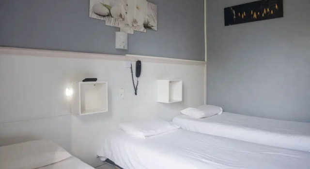 Standart üç kişilik oda Sarl Hotel Cesar