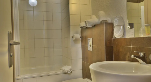 Трёхместный номер Standard с балконом и с видом на горы SOWELL HOTELS Le Pas du Loup