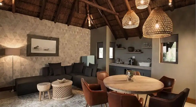 Семейный люкс с 2 комнатами Mhondoro Safari Lodge & Villa