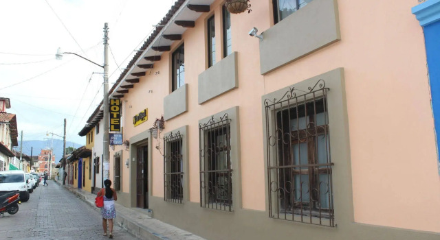 Hotel San Miguel, Забронировать Отель Отели Сан-Кристобаль-де-лас-Касас с парковкой, рядом с Central Plaza &amp; Park, Парковка