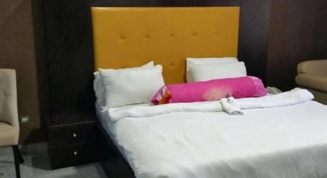 Номер Standard Hotel Paris Suites