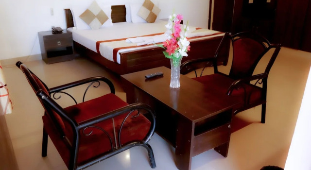TR'S Edifice - A Luxury Guest House
