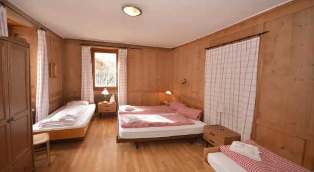 Кровать в общем номере Hotel Schöntal