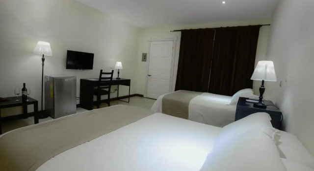 Четырёхместный номер Standard Hotel Luisiana