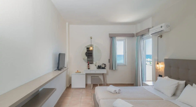 Двухместный номер с частичным видом на море Gouves Bay by Omilos Hotels