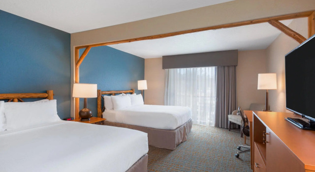 Четырёхместный номер Standard Holiday Inn Resort The Lodge at Big Bear Lake by IHG