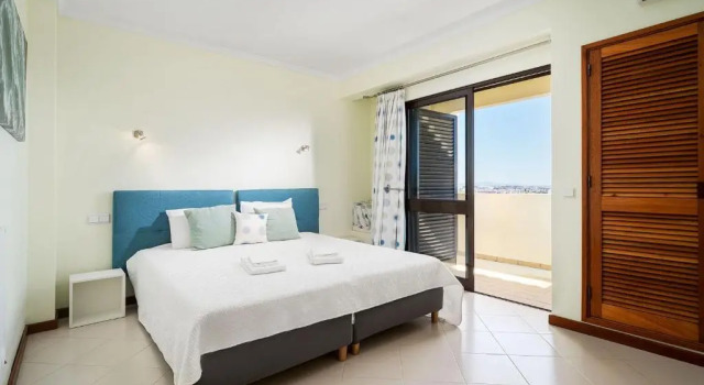 LovelyStay - Bela Vista 3BDR Duplex Penthouse with Pool, Rezervasyon Otel Algarve havuzlu oteller, Yüzme Havuzu