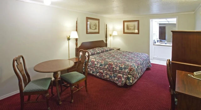 Двухместный номер Standard с балконом Americas Best Value Inn Lansing