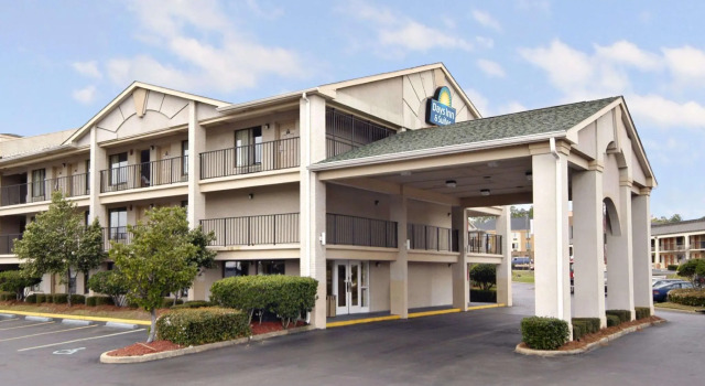 Номер Standard Days Inn & Suites by Wyndham Mobile