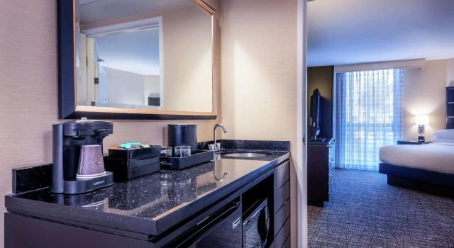 Двухместный номер Embassy Suites Los Angeles - International Airport/North