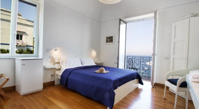Deluxe Tweepersoonskamer met balkon en  uitzicht op zee Capri Inn