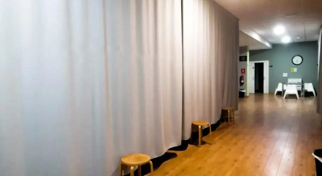 Кровать в общем номере Albergue Rem