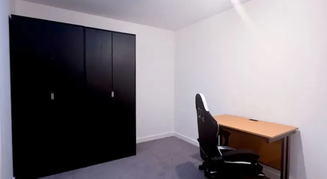 2 Bed Flat - Sleeps 4 - Parking - Wifi, Забронировать Апартаменты/квартира Отели Бирмингема с парковкой, рядом с Бирмингемский городской университет, Парковка