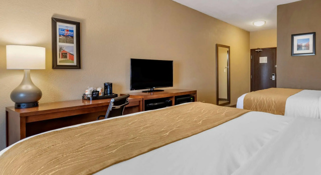 Четырёхместный номер Standard Comfort Inn Shelbyville North